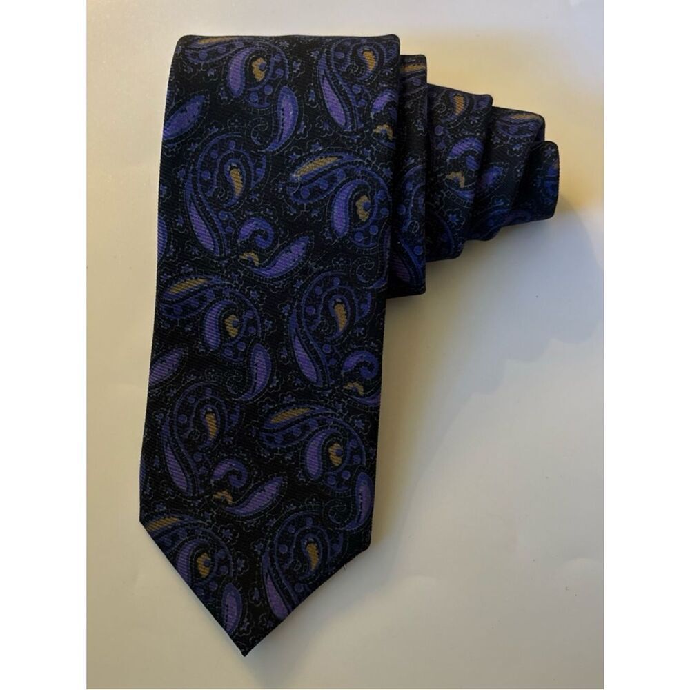 Néw No Tags Robert Jensen Elegant Purple Paisley Hand Sewn Finest Silk Tie